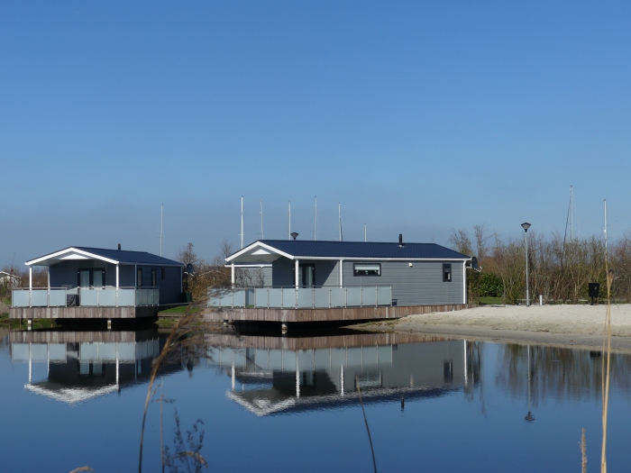 Vakantiehuisjes aan het water in Lemmer | Verhuur per week